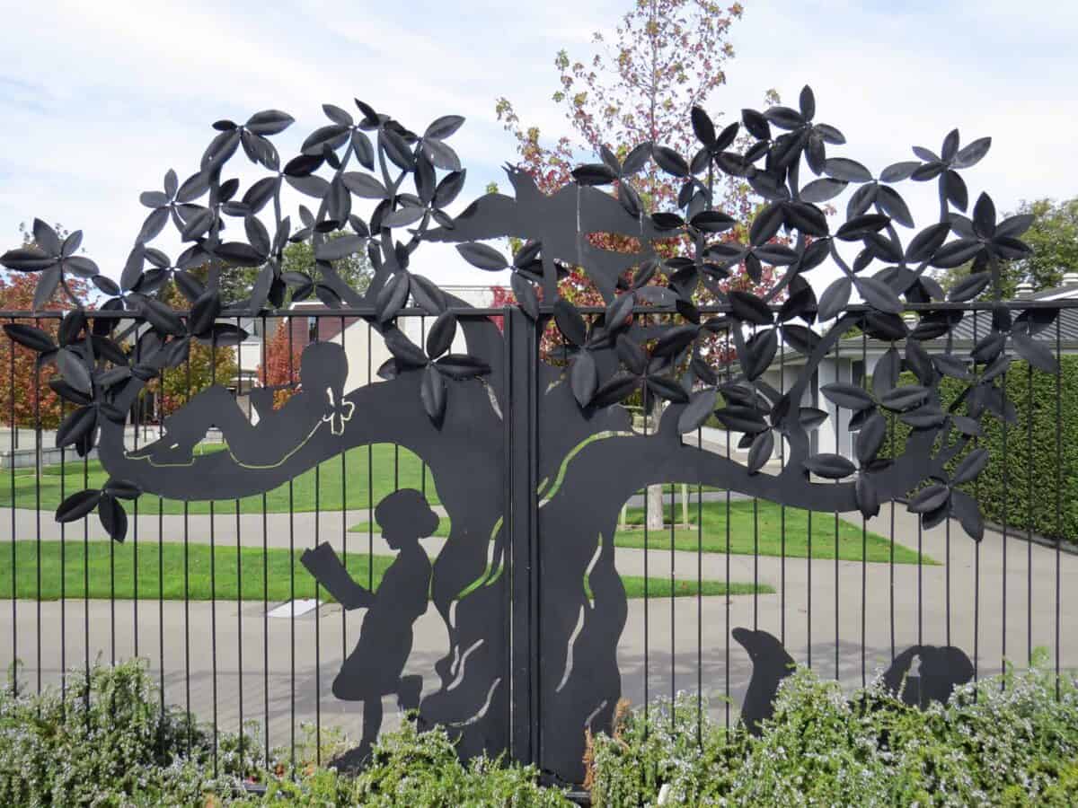 SHS-Flower-Reading-Gate